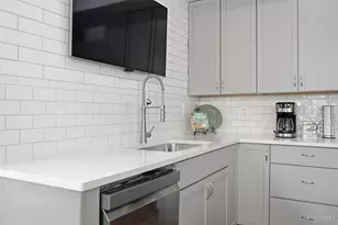 699 N Fred Shuttlesworth Cir, Cincinnati, OH 45229 - Photo 24