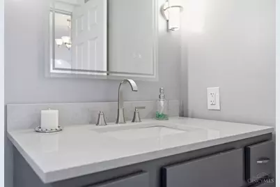699 N Fred Shuttlesworth Circle, Cincinnati, OH 45229 - Photo 32