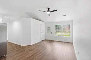 112 W Leslie Ave, Woodlawn, OH 45215 - Photo 6