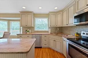 6459 Sherrybrook Dr, Green Township, OH 45248 - Photo 10