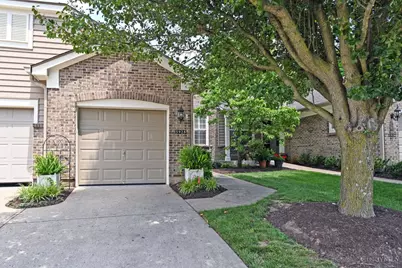 5928 Castlewood Crossing, Milford, OH 45150 - Photo 2