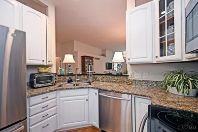 5928 Castlewood Crossing, Milford, OH 45150 - Photo 8