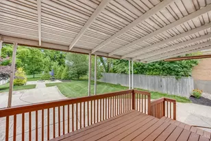 5895 Giffindale Dr, Green Township, OH 45239 - Photo 8