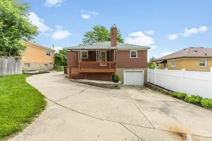 5895 Giffindale Dr, Green Township, OH 45239 - Photo 6