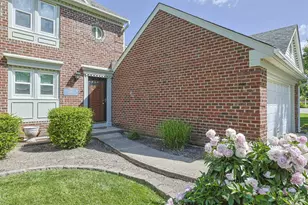 1081 Oysterbay Dr, Anderson Township, OH 45255 - Photo 2