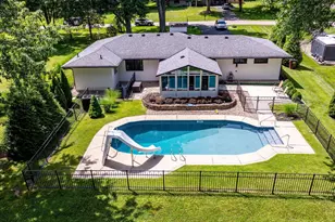 308 Indian View Dr, Miami Township, OH 45140 - Photo 2