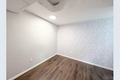 577 Lowell Avenue, Cincinnati, OH 45220 - Photo 12