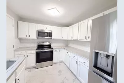 577 Lowell Avenue, Cincinnati, OH 45220 - Photo 8