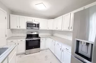 577 Lowell Ave, Cincinnati, OH 45220 - Photo 8