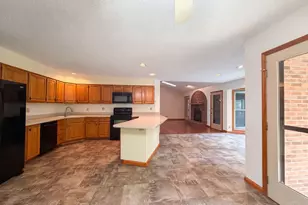 2129 Greenpine Dr, Springfield Township, OH 45231 - Photo 2