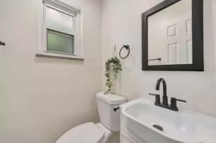 9431 Rockport Dr, Springfield Township, OH 45231 - Photo 14