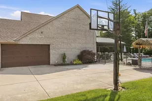 6211 Ashbourne Pl, Green Township, OH 45233 - Photo 4