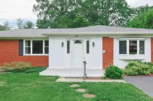473 Breezy Ln, Union Township, OH 45244 - Photo 2