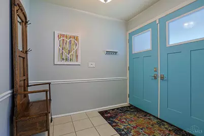 701 Ashford Court, Springfield Township, OH 45231 - Photo 6