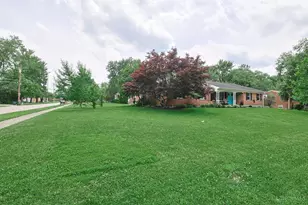 701 Ashford Ct, Springfield Township, OH 45231 - Photo 54