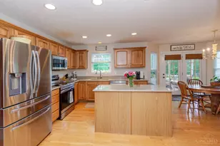 2135 Wedgewood Dr, Beavercreek, OH 45434 - Photo 1