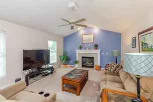 2135 Wedgewood Dr, Beavercreek, OH 45434 - Photo 2