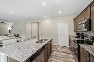 3232 Shadow Rdg Ct, Hamilton Township, OH 45152 - Photo 14