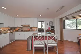 2412 Ingleside Ave, Cincinnati, OH 45206 - Photo 22
