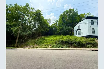 423 Collins Avenue, Cincinnati, OH 45202 - Photo 1
