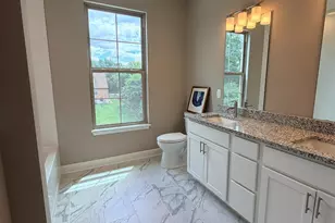 381 Cityscape W Dr, Cincinnati, OH 45205 - Photo 10