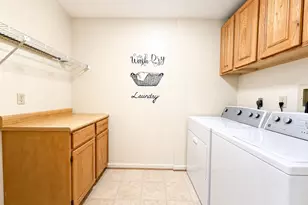 10875 Fallsington Ct, Blue Ash, OH 45242 - Photo 6