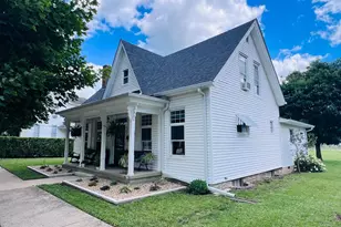 914 Franklin Ave, Brookville, IN 47012 - Photo 1