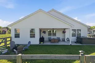 112 Ella Rose Dr, Sterling Township, OH 45154 - Photo 6
