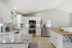 8818 Morgan Raiders Ln, Sycamore Township, OH 45236 - Photo 12