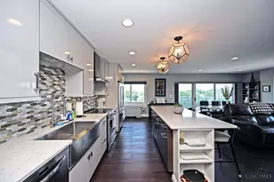 2200 Victory Pkwy, Cincinnati, OH 45206 - Photo 14