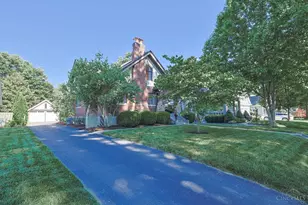 3711 Petoskey Ave, Mariemont, OH 45227 - Photo 2