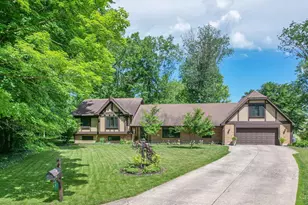 7261 Candlewyck Ct, Centerville, OH 45459 - Photo 2