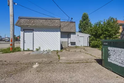 136 N Broad Street, Fairborn, OH 45324 - Photo 18