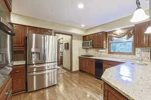 5445 Creek Bend Dr, West Chester, OH 45069 - Photo 6