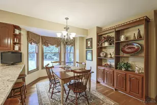 5445 Creek Bend Dr, West Chester, OH 45069 - Photo 4
