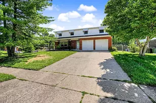 1690 Yellowglen Dr, Anderson Township, OH 45255 - Photo 2
