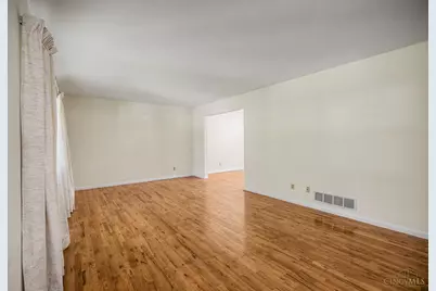 1690 Yellowglen Drive, Cincinnati, OH 45255 - Photo 8