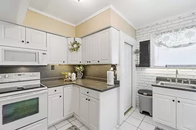 1639 Sutton Avenue, Cincinnati, OH 45230 - Photo 10