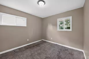 8760 Grenada Dr, Springfield Township, OH 45231 - Photo 24