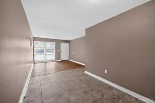 8760 Grenada Dr, Springfield Township, OH 45231 - Photo 8