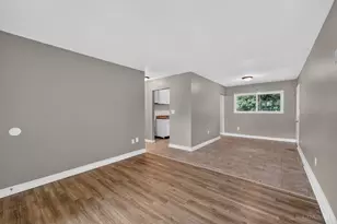 8760 Grenada Dr, Springfield Township, OH 45231 - Photo 6