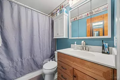6480 Ridgefield Drive, Springfield Township, OH 45224 - Photo 10