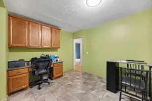 6480 Ridgefield Dr, Springfield Township, OH 45224 - Photo 8