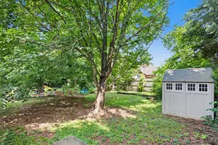 6480 Ridgefield Dr, Springfield Township, OH 45224 - Photo 12