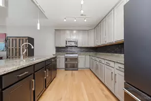 400 Pike St, Cincinnati, OH 45202 - Photo 34