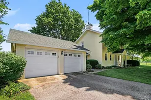 1862 E Fosters Maineville Rd, Hamilton Township, OH 45152 - Photo 4