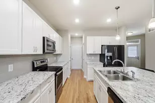 924 Valleywatch Dr, Springfield Township, OH 45231 - Photo 8