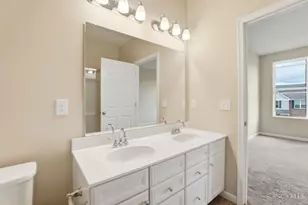 924 Valleywatch Dr, Springfield Township, OH 45231 - Photo 22