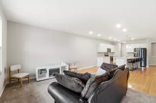 924 Valleywatch Dr, Springfield Township, OH 45231 - Photo 12