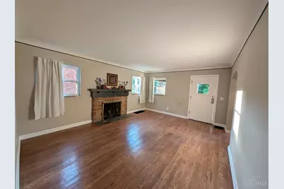 1127 W North Bend Dr, Cincinnati, OH 45224 - Photo 2